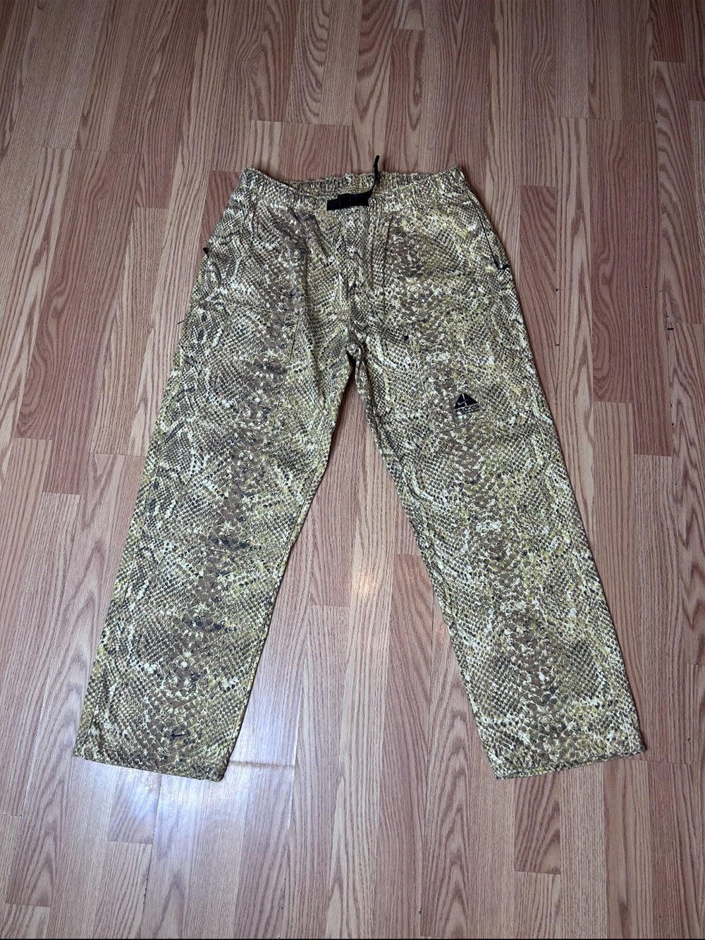 Men's Supreme Snake-Print Casual Pants in Olive Green